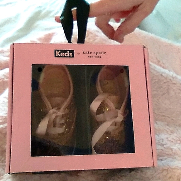 NIB Infant's 4M Kate Spade lace up Keds in Rose Gold glitter - Picture 3 of 3